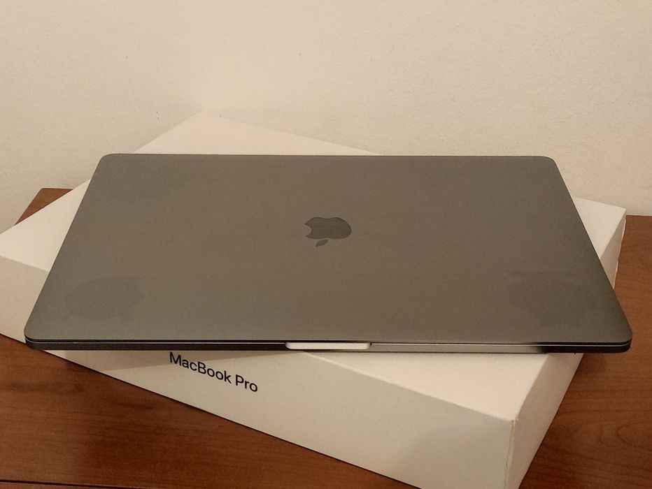 MacBook Pro 2019 I9 Touchbar