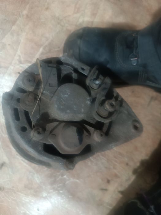 Генератор форд эскорт стоял на мотор 1.4. бензин.