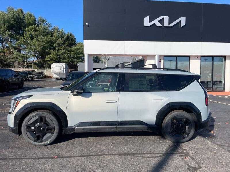 2024 Kia EV9 silver