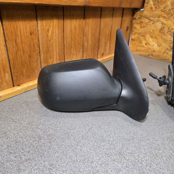 Дзеркала заднього виду Mazda 2  03-07r механічне управління E9014202