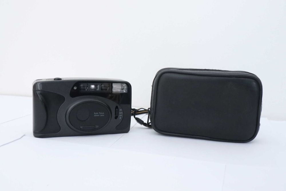 Aparat analogowy AUTO FOCUS 35 mm lens retro PRL z pokrowcem