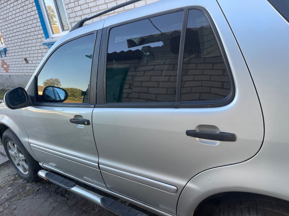 Автомобіль Mercedes-ML 320, 1998
