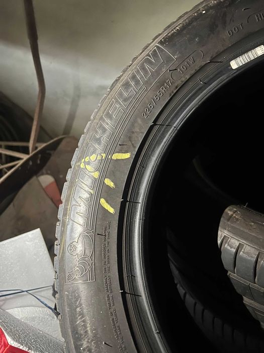 4 Pneus Michelin Primacy 3 - 225/55 R17 101W (80% de piso)