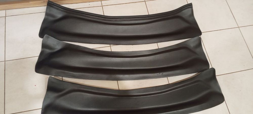 Накладка під лобове скло. Жабо на Renault Scenic 3