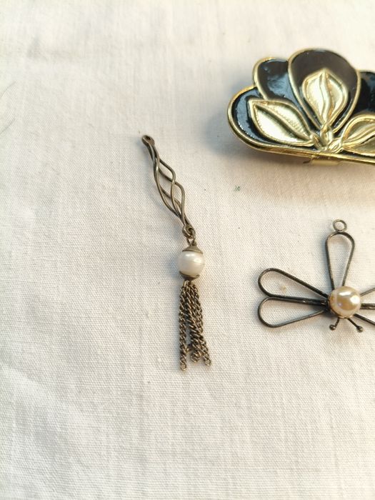 Stare zawieszki i klamra PRL