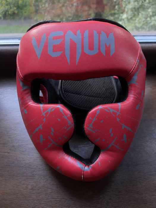 Шолом та рукавиці для ММА Venum ОПИС !