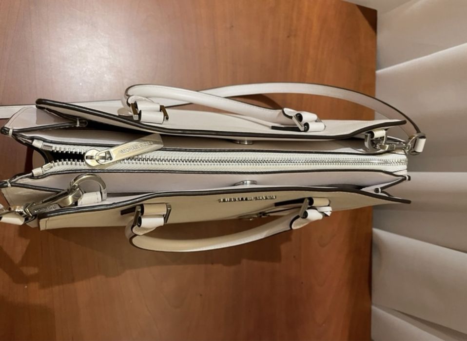 Mala michael kors branca