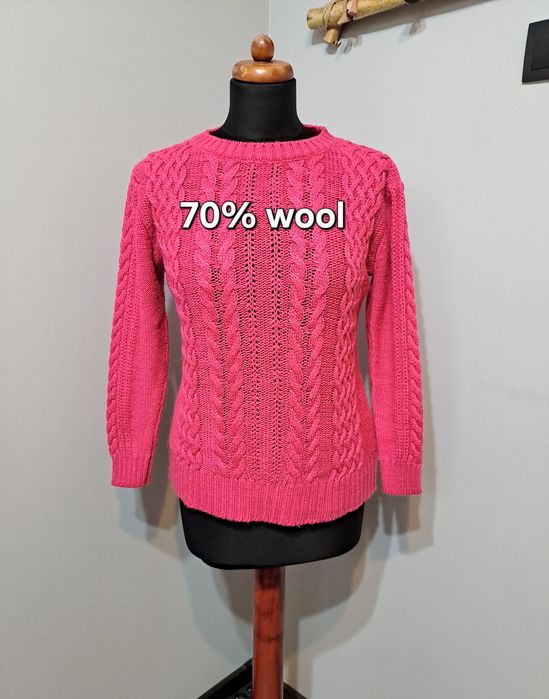 Różowy sweter o grubym warkoczowym splocie wełniany ozgu 34 36