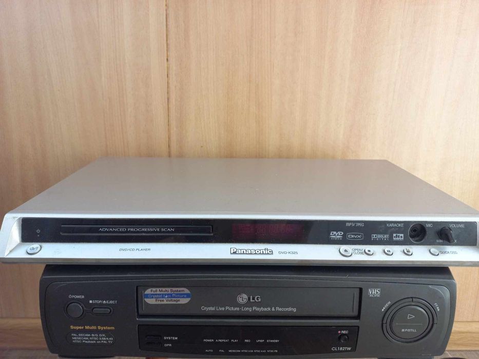 Видеомагнитофон LG и двд продам