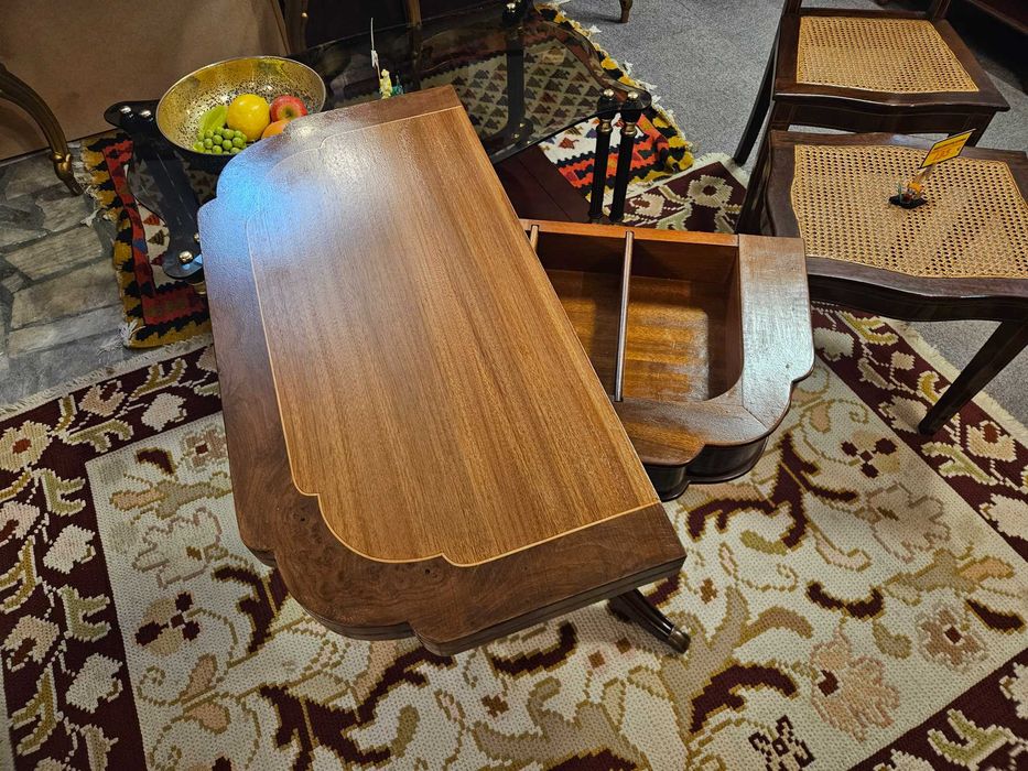 Mesa de jogo antiga totalmente restaurada