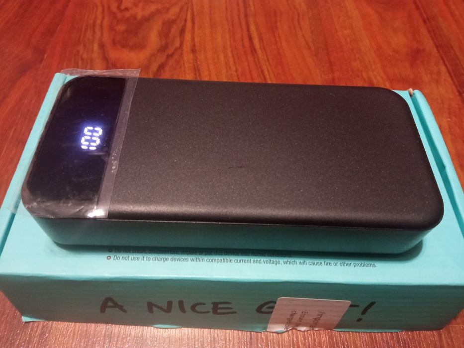 Павербанк 20000mAh, 22.5w з ліхтариком, новий