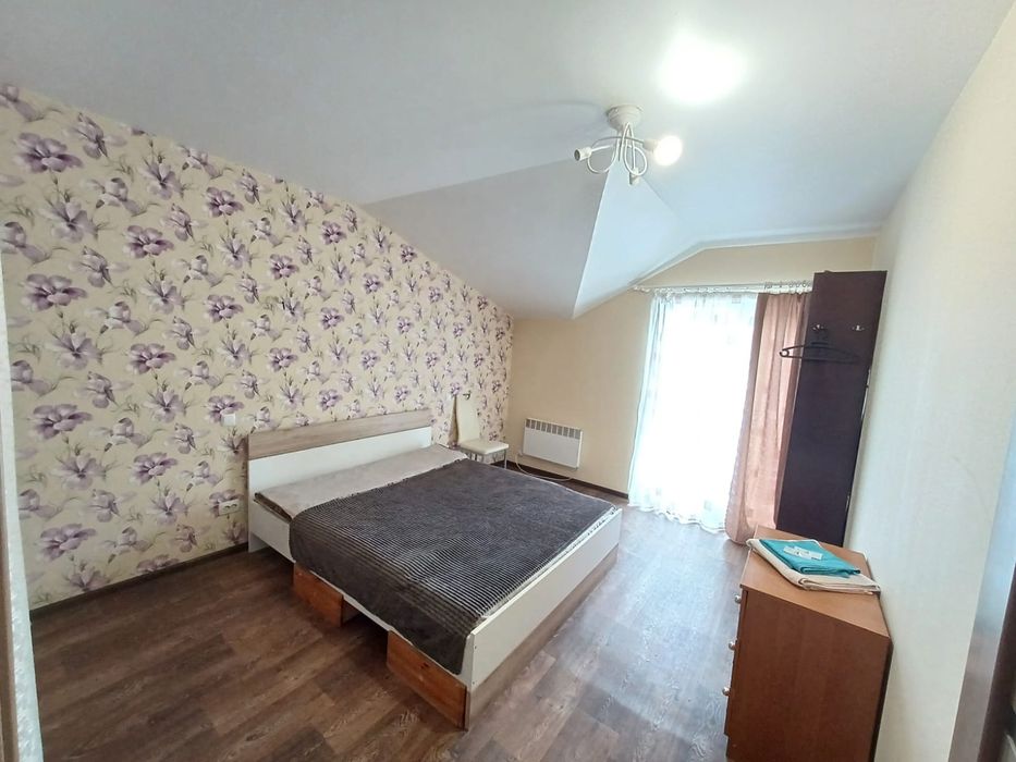 Свободна! Комната двухместная посуточно под ключ на метро Осокорки