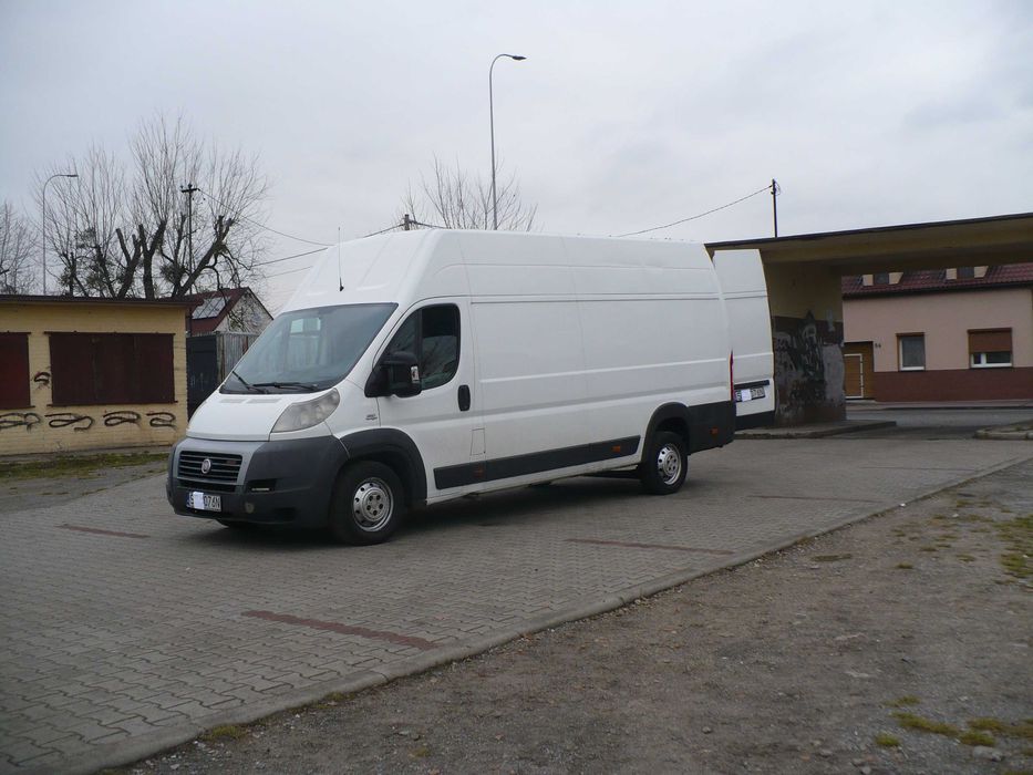 Transport przeprowadzki Usługi transportowe Wynajem busa