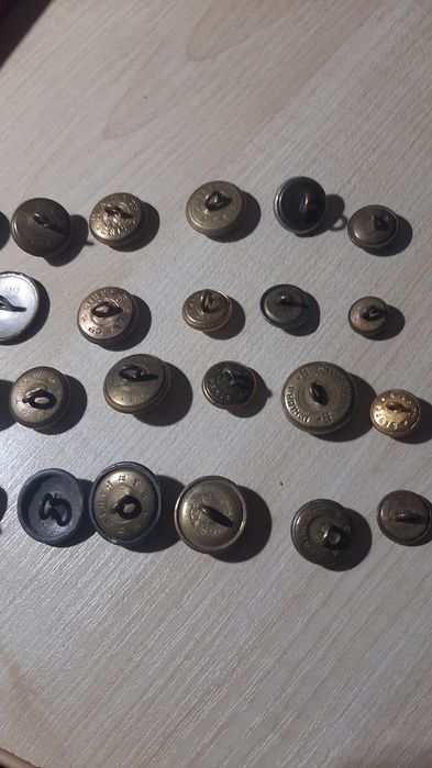 Продам разные коллекционные пуговицы.