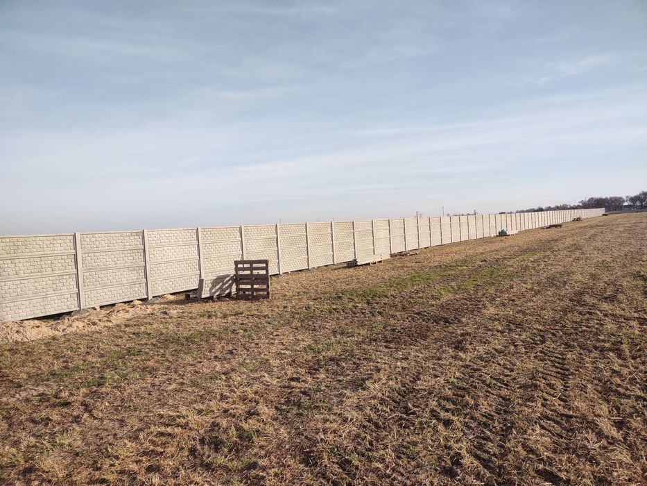 Montaż ogrodzeń betonowych, panelowych  I siatkowych