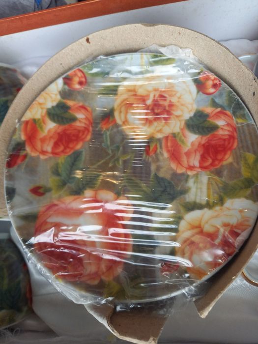 Фарфоровый чайный сервиз на 6 персон