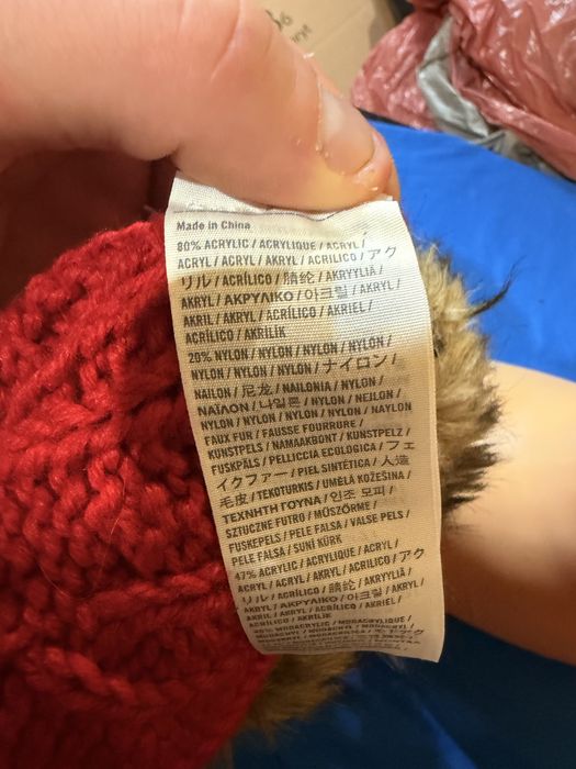 Hollister czapka zimowa uszatka roz,uniwersalny z pomponem narciarska