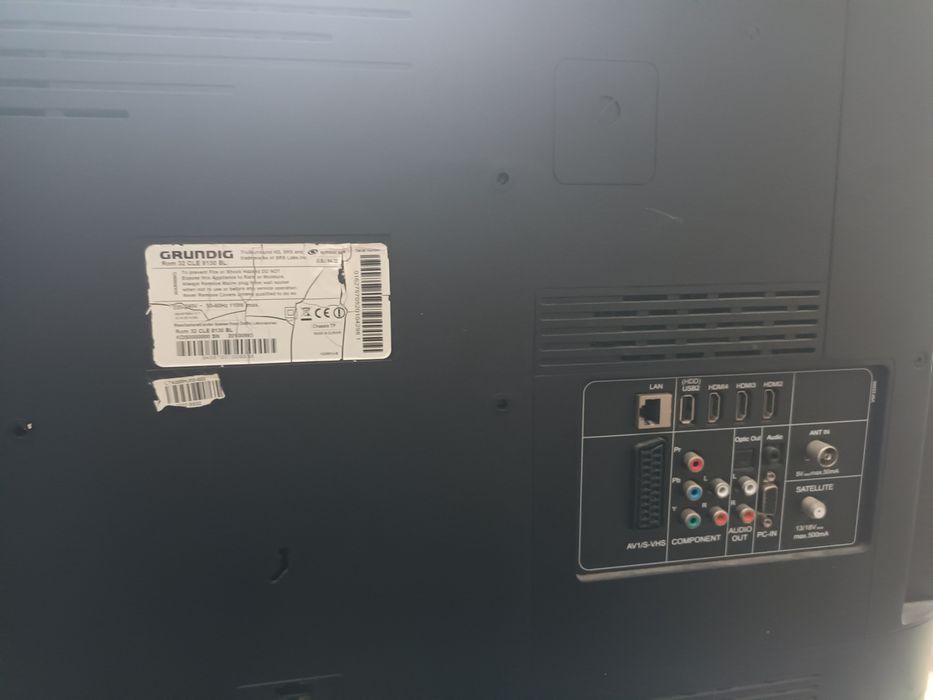 Телевізор Grundig Rom 32 CLE 8130 BL