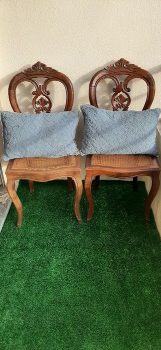 Cadeiras antigas em palhinha (o par)