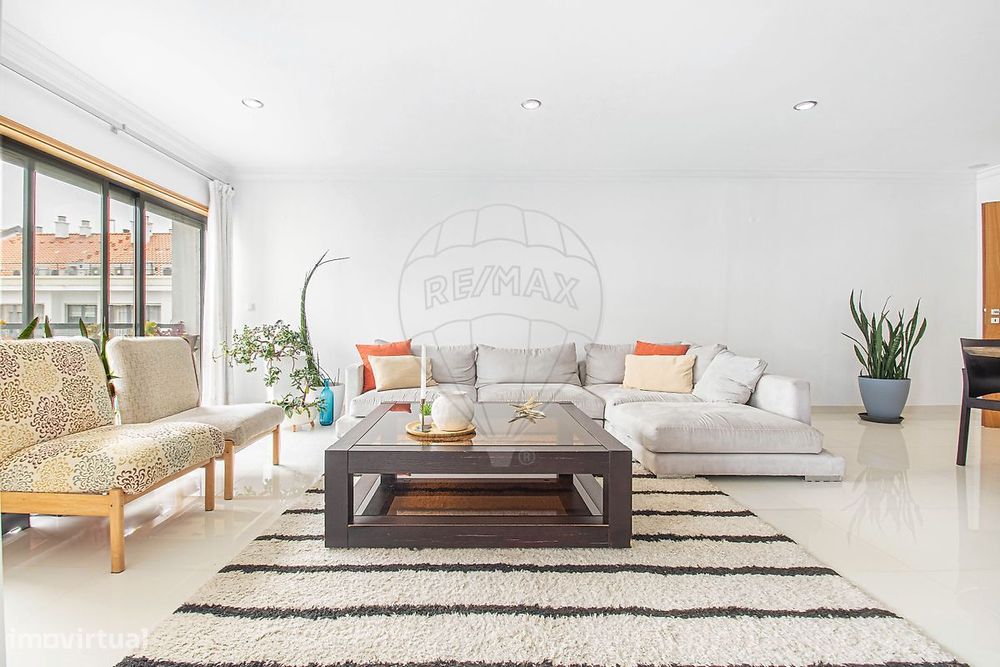 Apartamento T4 para arrendamento