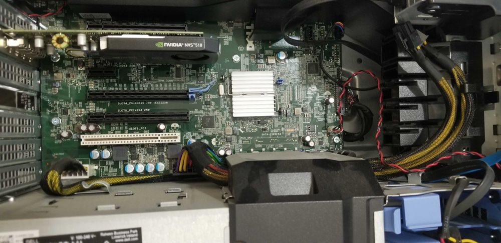 Dell Precision T5810 /E5-1620 V3  1/DDR-4-4Gb/nvs510/