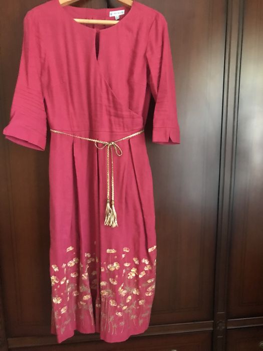 Продам вишиту сукню