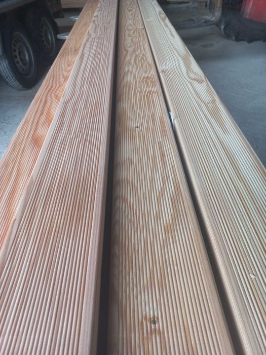 Deska tarasowa Modrzew 120zł/m2 gładka/ryflowana