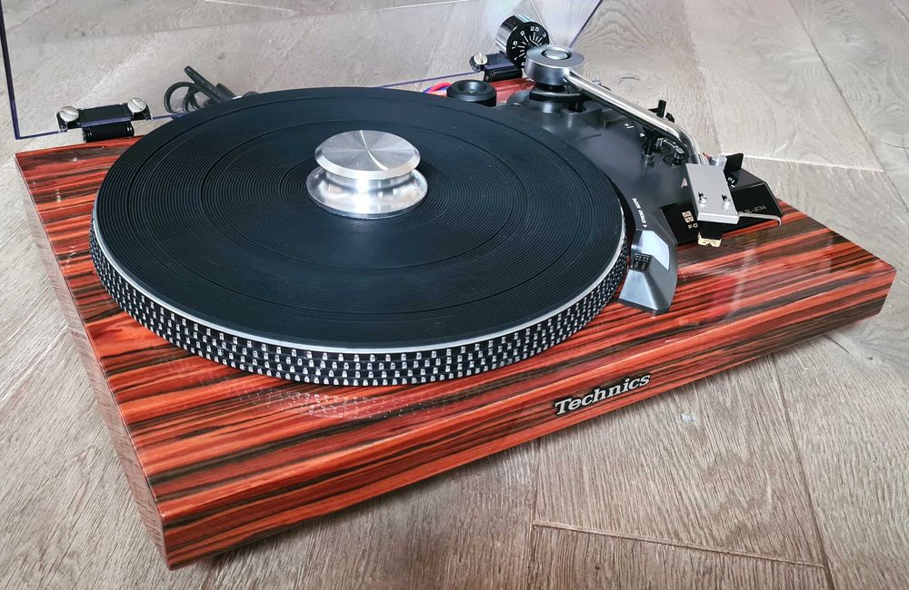 Gramofon TECHNICS SL-23A ok. 1976r. SHURE M71MB po pełnym serwisie