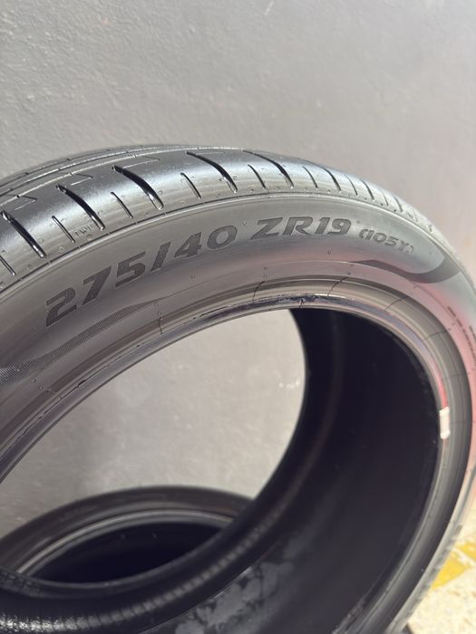Pneus Pirelli P Zero. 275/40 R19