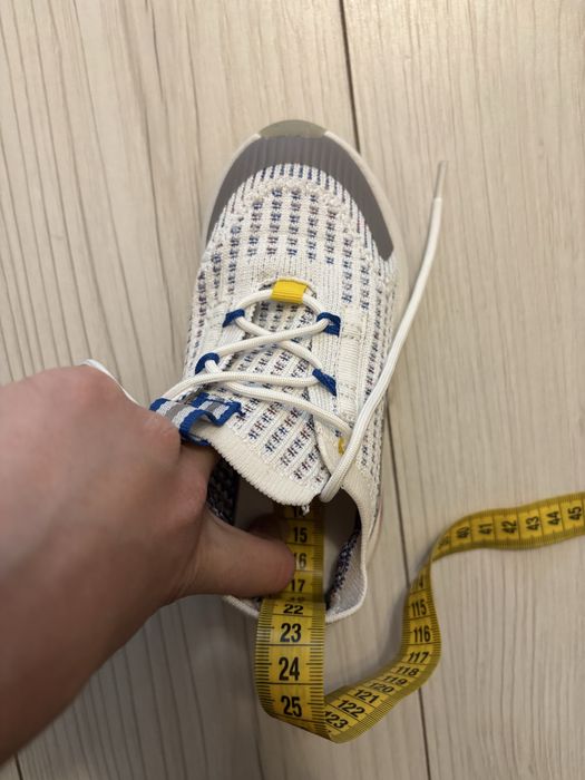 Дитячі кросівки zara