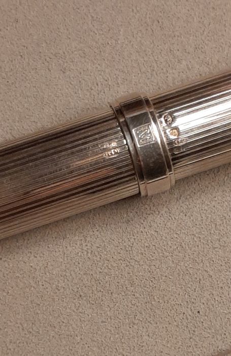 Caneta antiga em prata