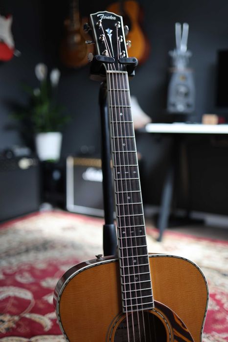Fender Paramount PO-220E Orchestra + Case