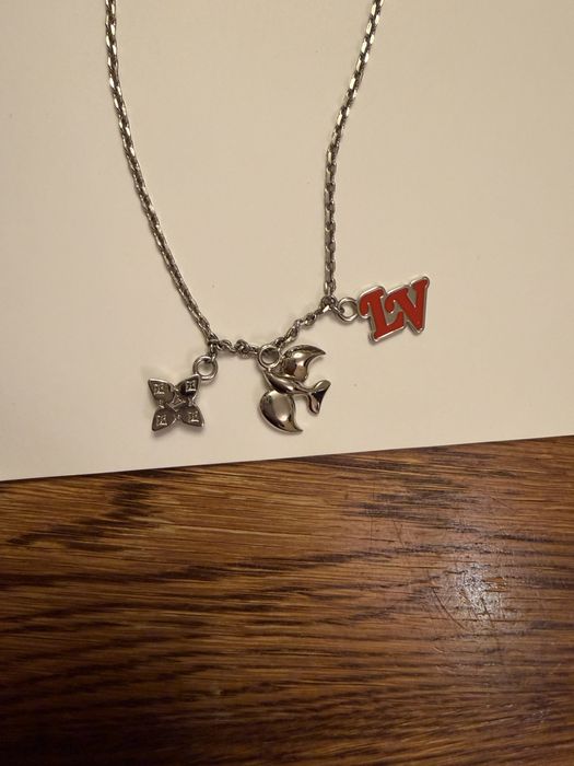 ожерелье Collier LV Dove от Louis Vuitton.