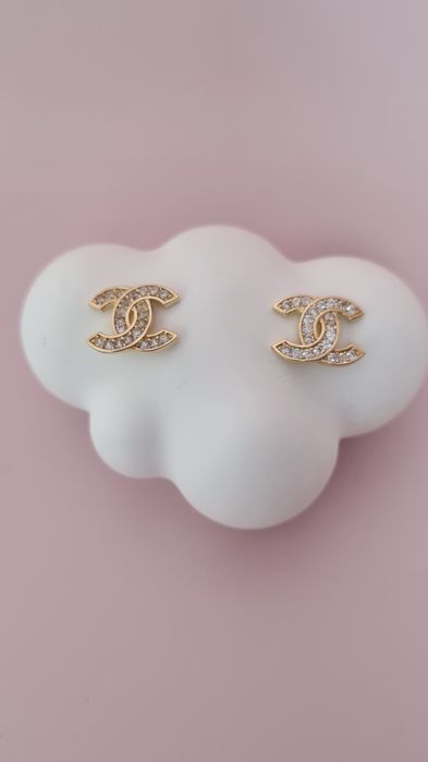 Złote kolczyki malutkie wkręty CC Chanel z białą cyrkonią