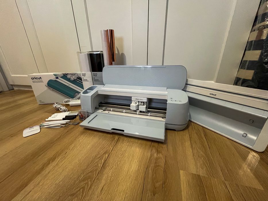 Cricut maker 3 + dodatki. Stab bardzo dobry