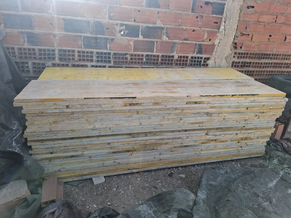 Paneis tricapas 2.5m usadas bom estado