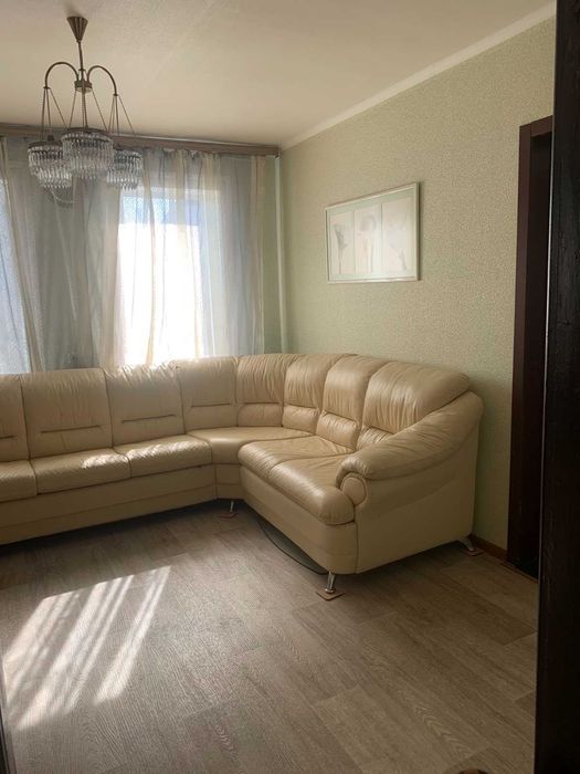 Продам добротные пол дома метро «Киевская»