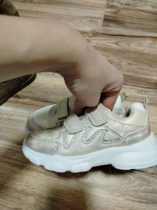 Взуття для дівчинки 27-28 рр