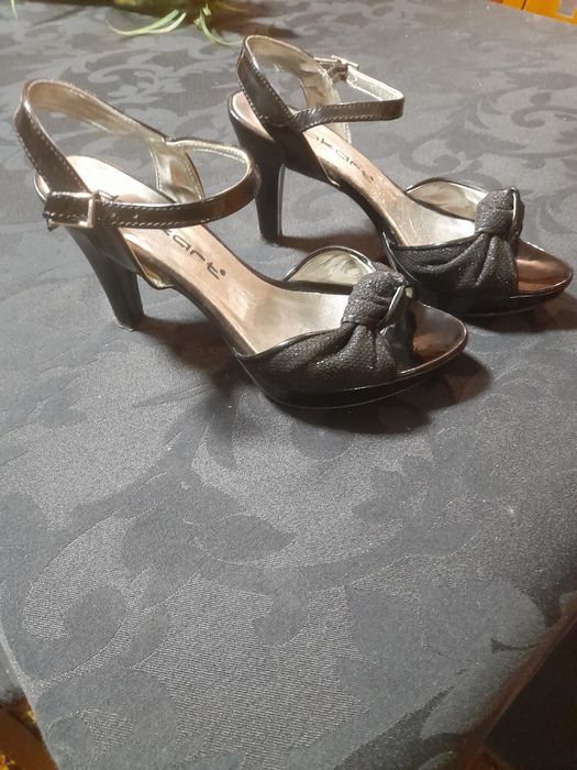 Calçados quase novos