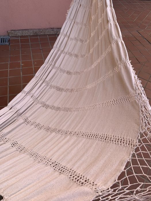 Cama de lona bege