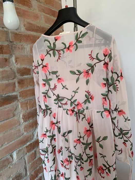 Elegancka sukienka seventy