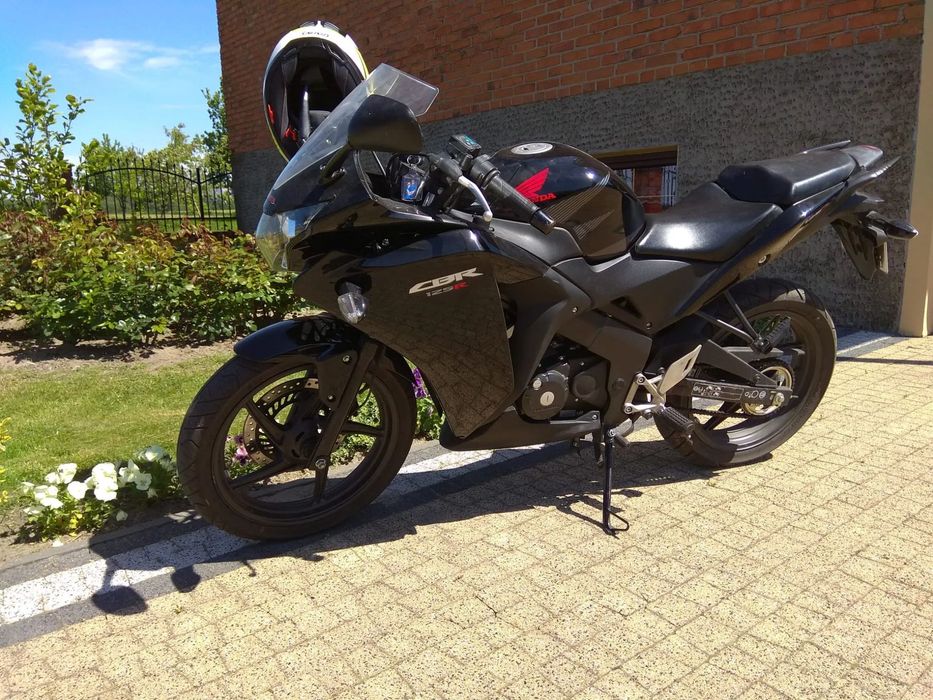 Honda CBR Honda cbr 125 r, niski przebieg, grzane manetki