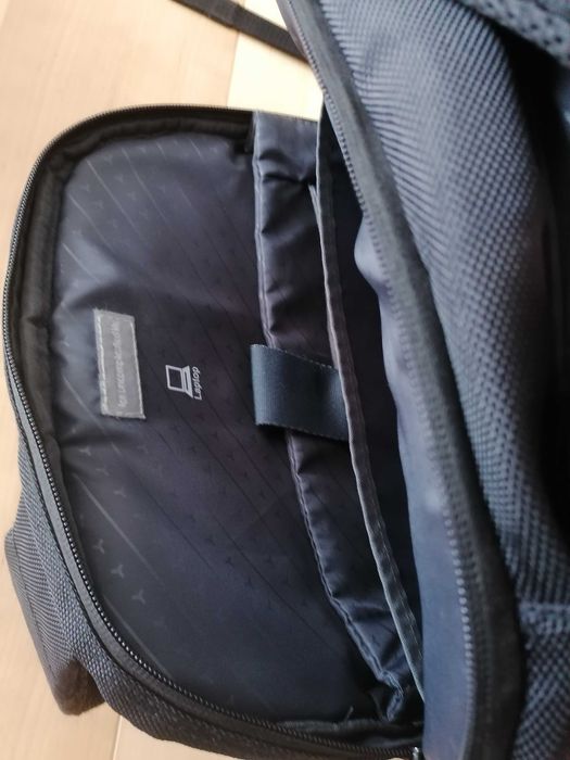 Mochila Goodis “Take Off”, preto, 15.6"