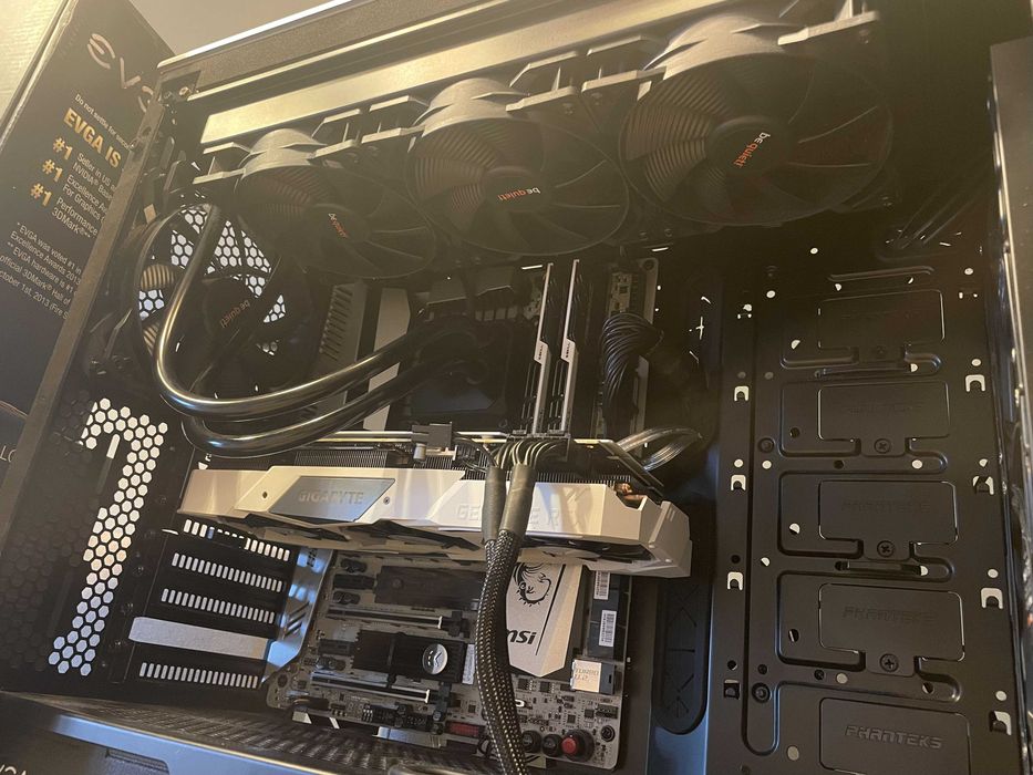 DESKTOP PC Gaming i7-7700K + RTX 2070 SUPER + 32GB RAM + 1 TB SSD