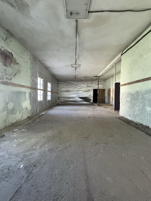 Нежитлова будівля в центрі м Ставище . Продаж