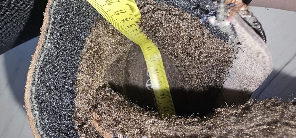 Skórzane buciki chłopięce.