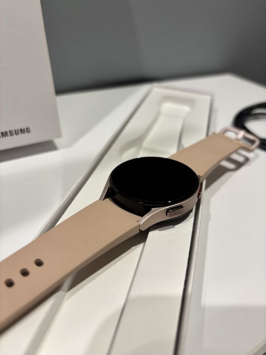 Samsung Galaxy Watch 4 Różowo złoty 40 mm