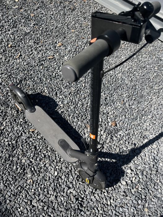 Hulajnoga elektryczna Mi Electric Scooter Essential