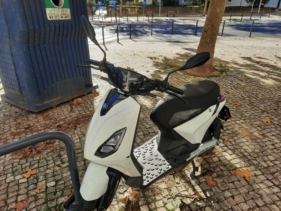 Piaggio One Active - 100% Elétrica - Branca