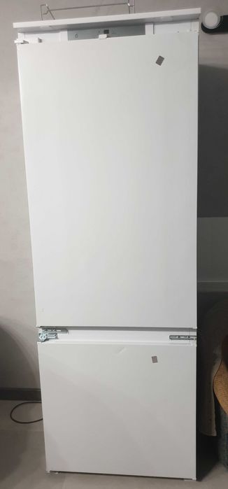 Lodówka pod zabudowę WHIRPOOL